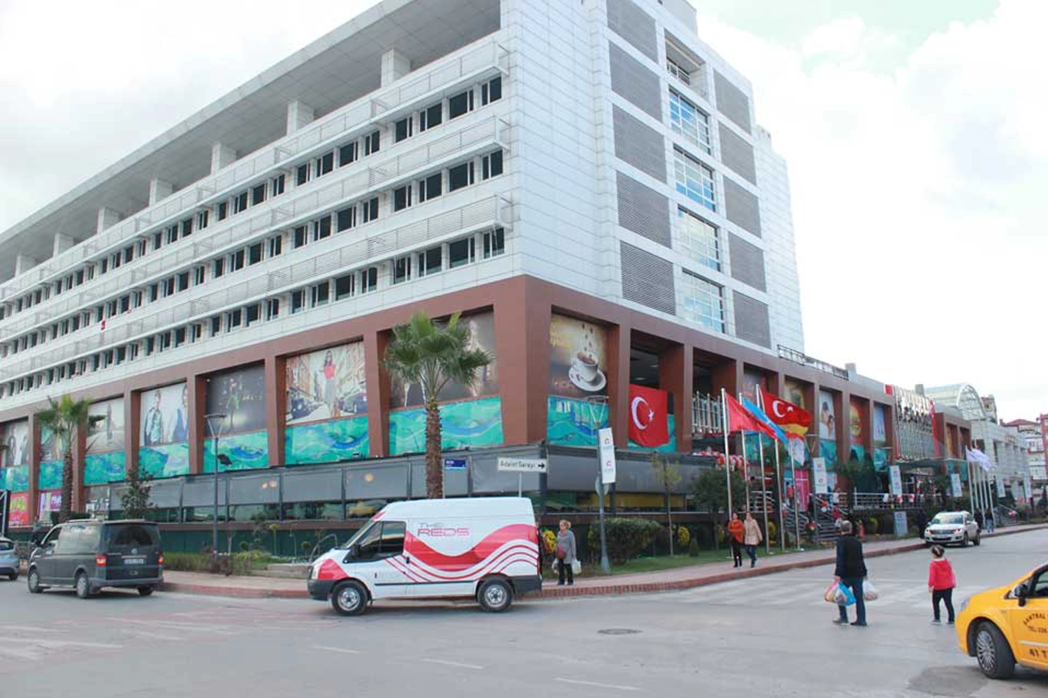Dolphin İş Merkezi